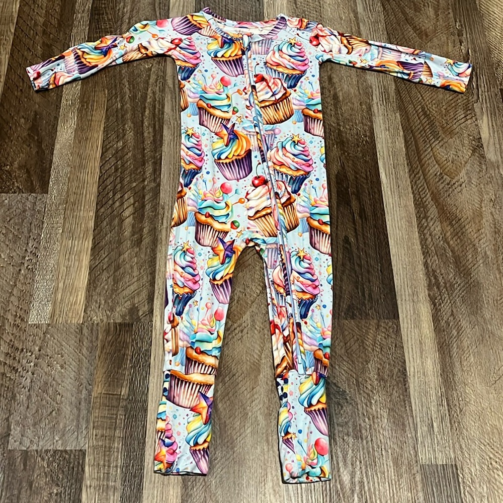 Bums & Roses Birthday Footies